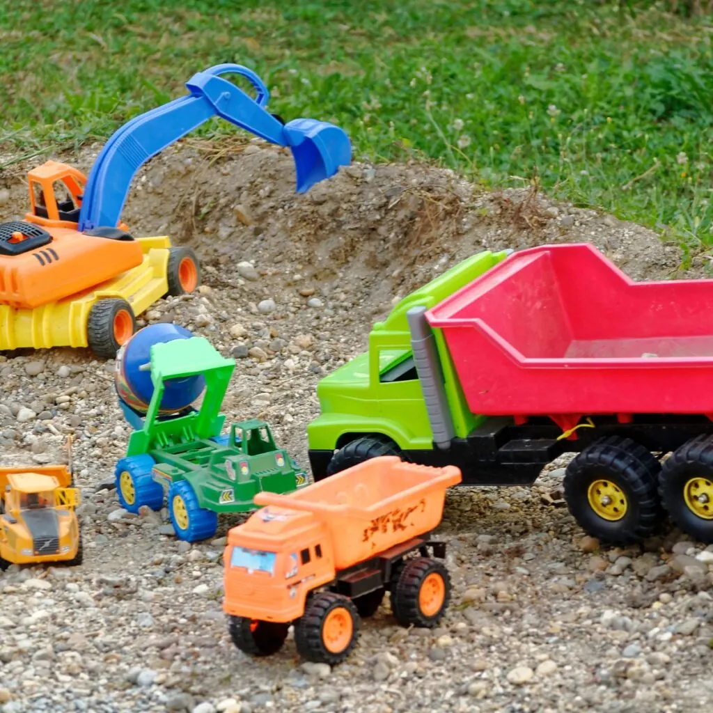 Custom Compression Springs 24 Toy construction trucks, a consumer product application for helical springs (Zigoal)